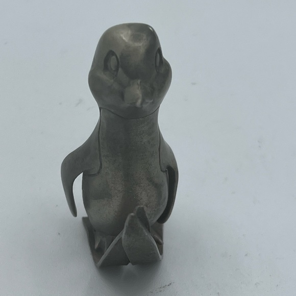 Vintage Hudson USA Pewter Miniature Figurine Penguin On Skis 2-3/8". 
B35 - Picture 1 of 7
